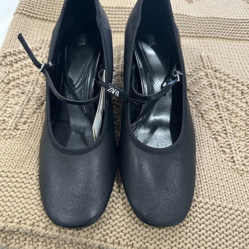 Zara Women's Black Shoes